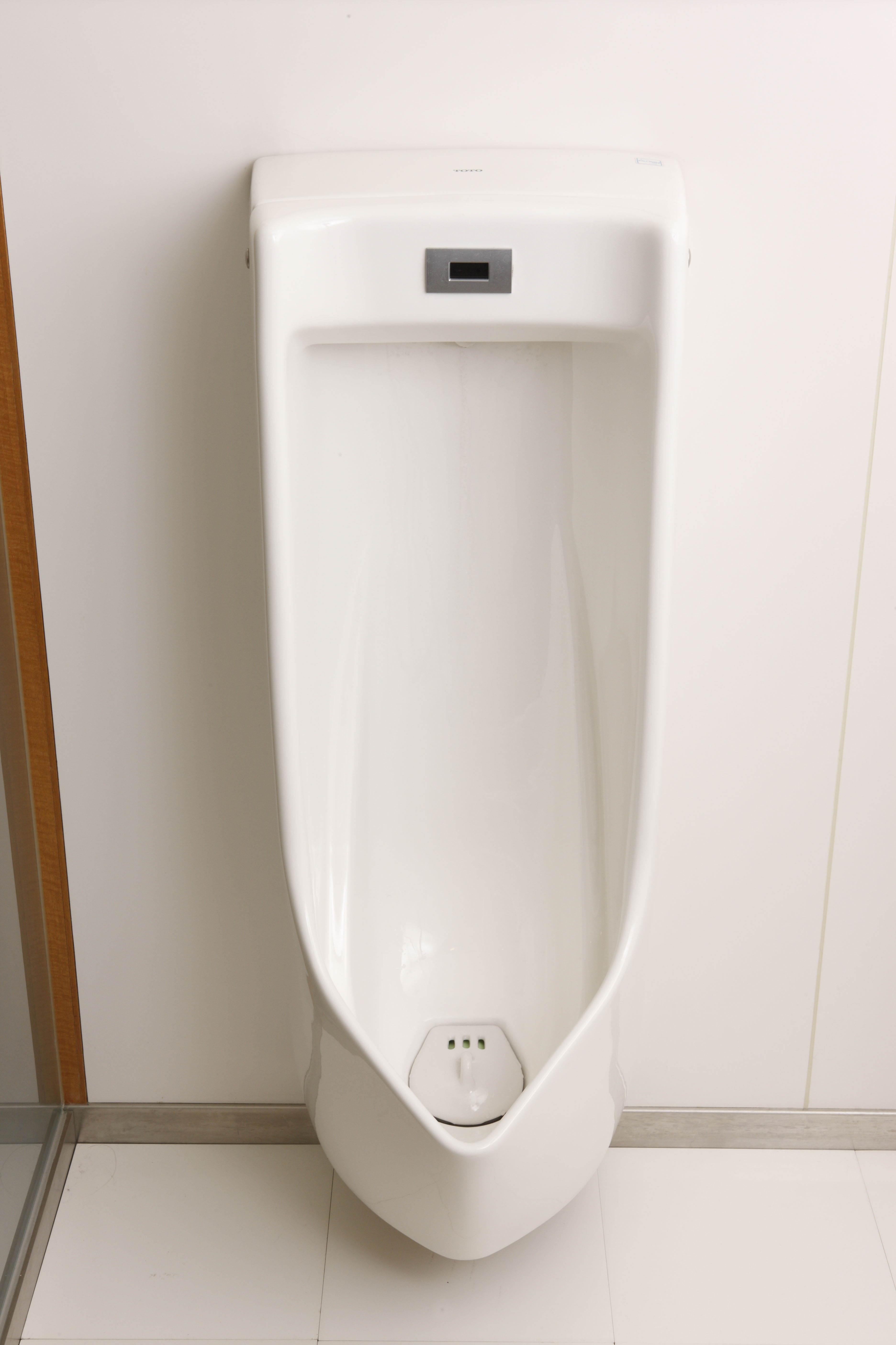 男性用トイレ尿石防止システム セラテック 日本エンドレス株式会社